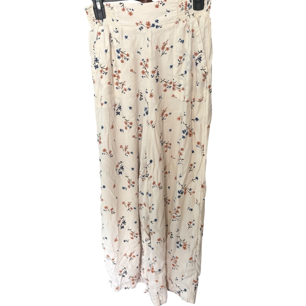 American Eagle Cream Flowy Flower pants